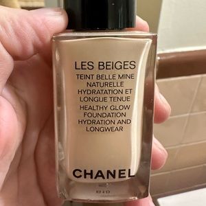 CHANEL LES BEIGES Healthy Glow Foundation Hydration and Longwear in B10